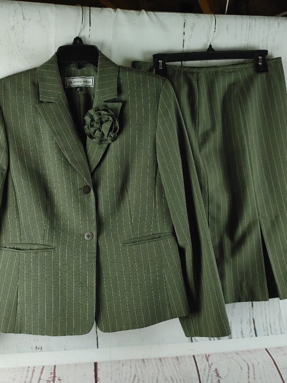 Vintage Travis Ayers Sz 10 Green Striped 2 Button Lined 2pc Skirt Suit W/Pockets